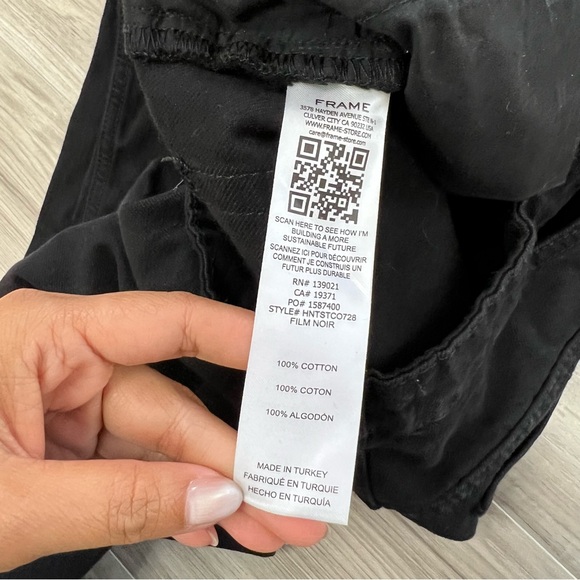 Frame Le High N Tight Straight Cut Out in Film Noir Size 28 Black - Picture 15 of 15